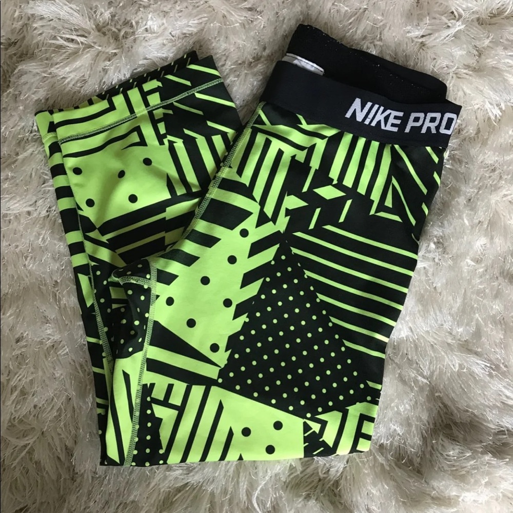 Nike cropped leggings